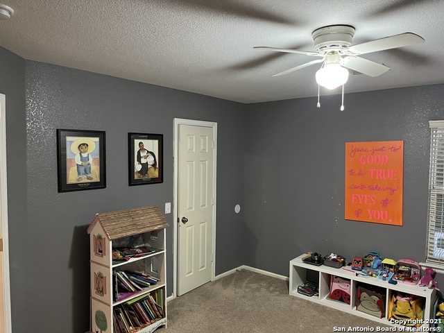 Image 13 of 28 For 15710 Robin View