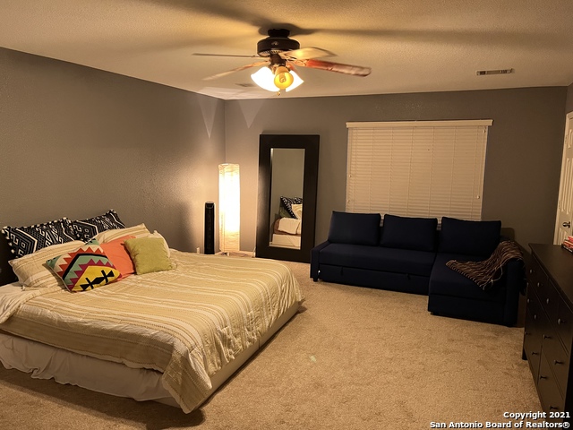 Image 20 of 28 For 15710 Robin View