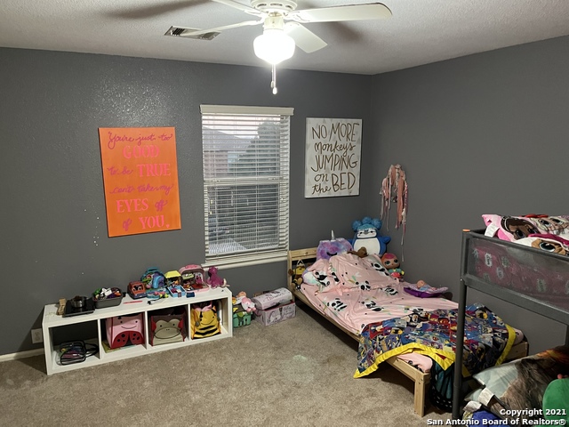 Image 25 of 28 For 15710 Robin View