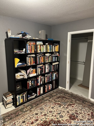 Image 5 of 28 For 15710 Robin View