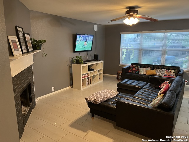 Image 8 of 28 For 15710 Robin View