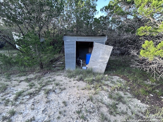 Listing photo id 6 for 320 Frontier Ln