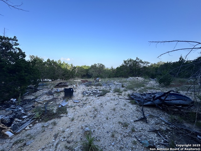 Listing photo id 7 for 320 Frontier Ln