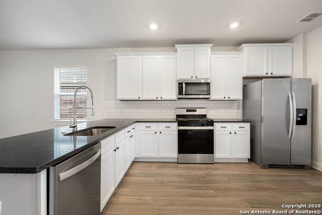 Image 9 of 16 For 9504 Nubuck Branch