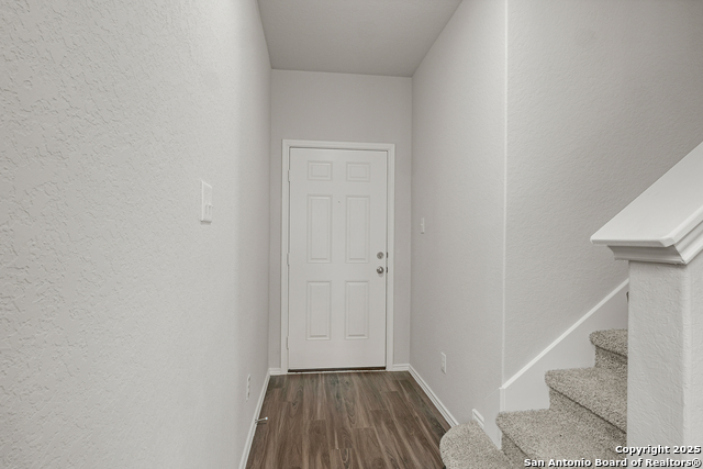 Image 2 of 14 For 3934 Somerset Shade