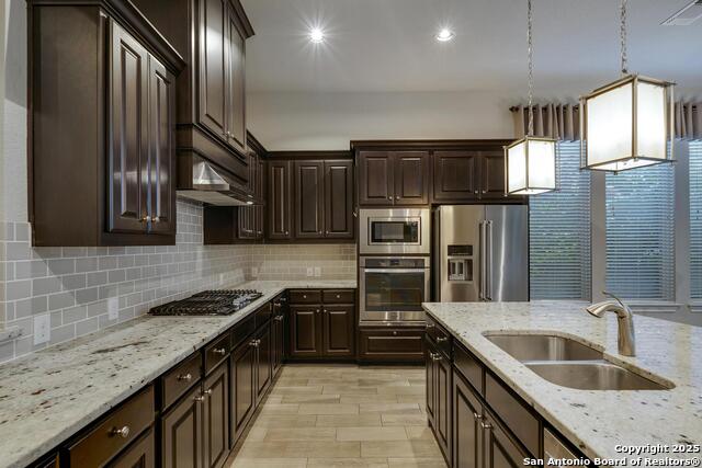 Image 10 of 34 For 28936 Stevenson Gate