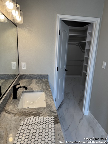 Listing photo id 4 for 61 Friendship Hills