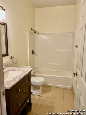 Image 16 of 24 For 621 Cr 356  