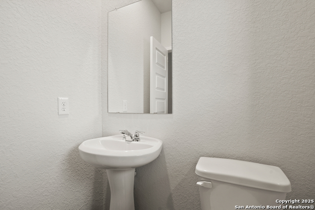 Listing photo id 0 for 3930 Somerset Shade