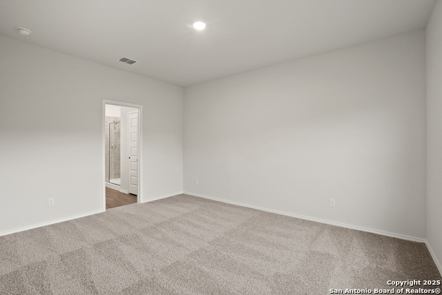 Listing photo id 5 for 3930 Somerset Shade
