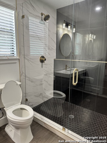 Listing photo id 9 for 1222 Mason St.