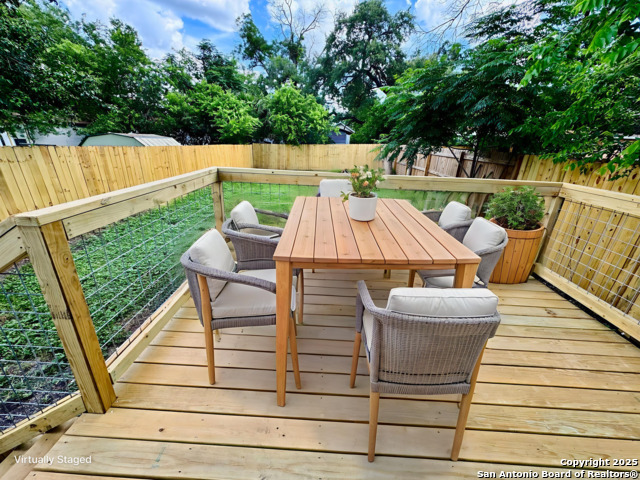 Listing photo id 17 for 1222 Mason St.