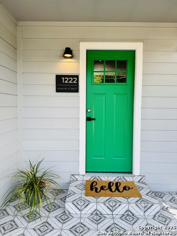 Listing photo id 0 for 1222 Mason St.