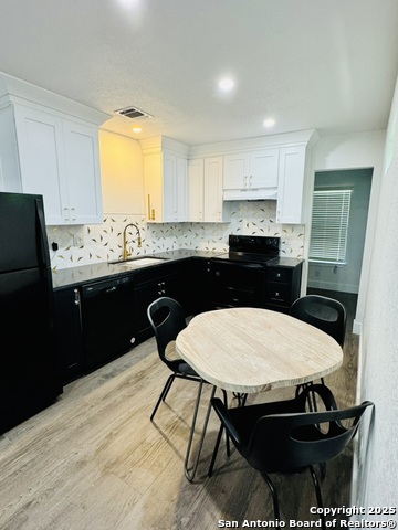 Listing photo id 1 for 1222 Mason St.