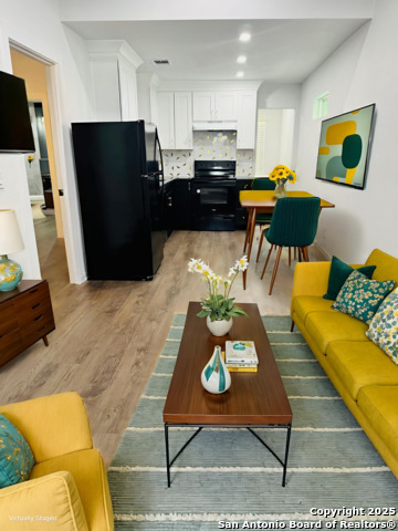 Listing photo id 2 for 1222 Mason St.