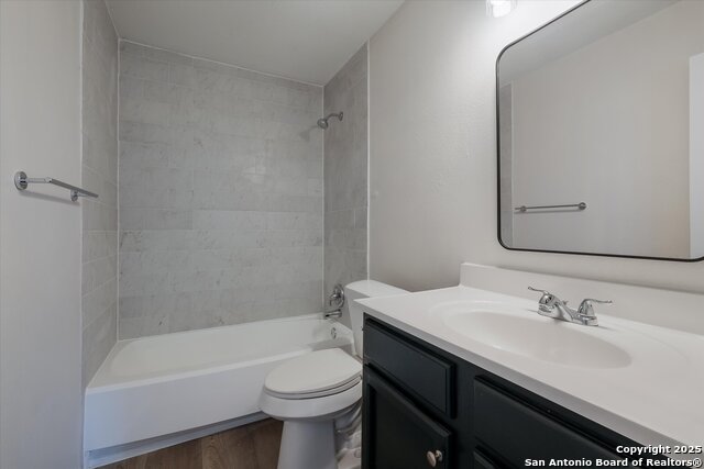 Listing photo id 13 for 9455 Greens Pt