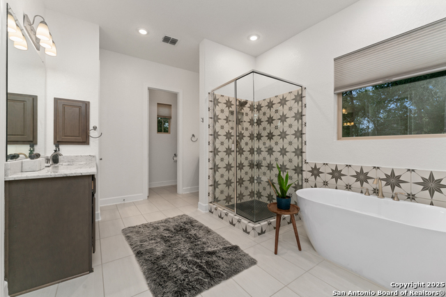 Listing photo id 11 for 430 James Way