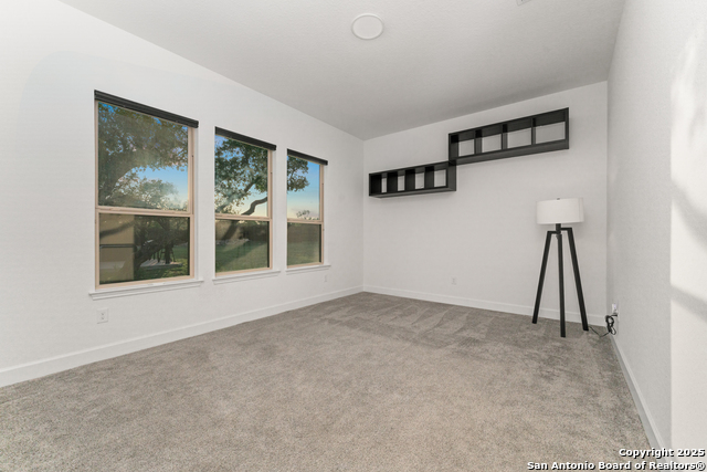 Listing photo id 16 for 430 James Way
