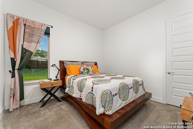 Listing photo id 18 for 430 James Way