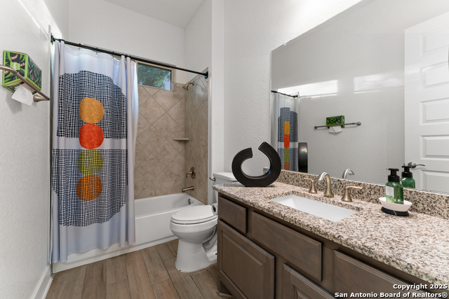 Listing photo id 20 for 430 James Way