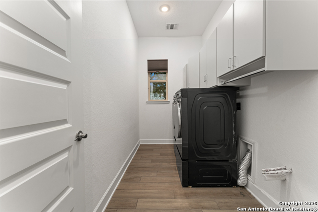 Listing photo id 24 for 430 James Way