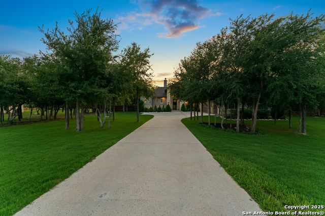 Listing photo id 1 for 430 James Way