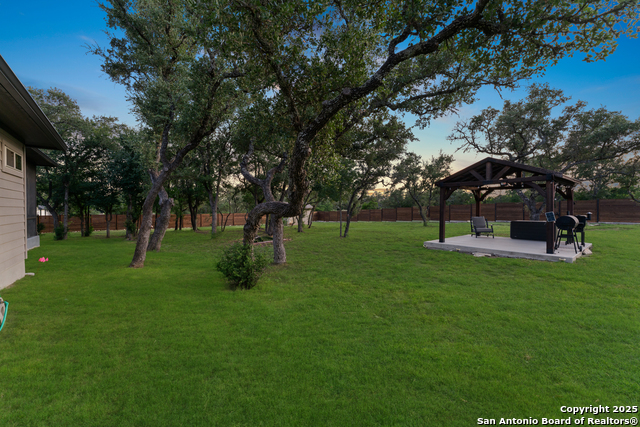 Listing photo id 28 for 430 James Way