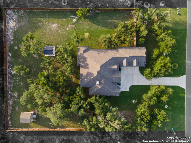 Listing photo id 35 for 430 James Way