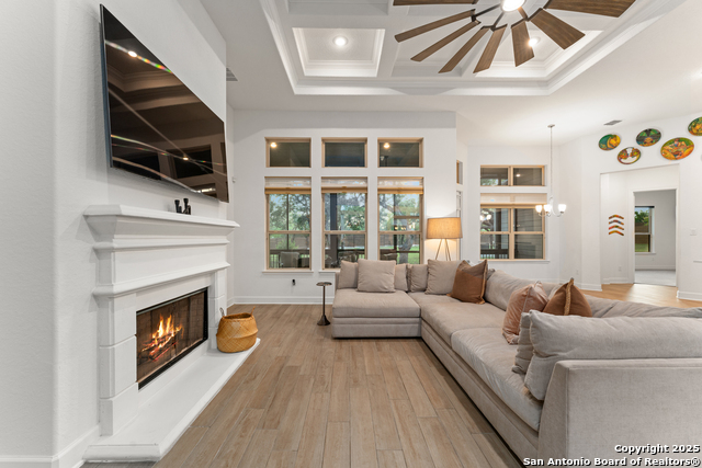 Listing photo id 4 for 430 James Way