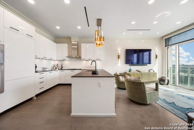 Details for 123 Lexington Avenue  1305, San Antonio, TX 78205