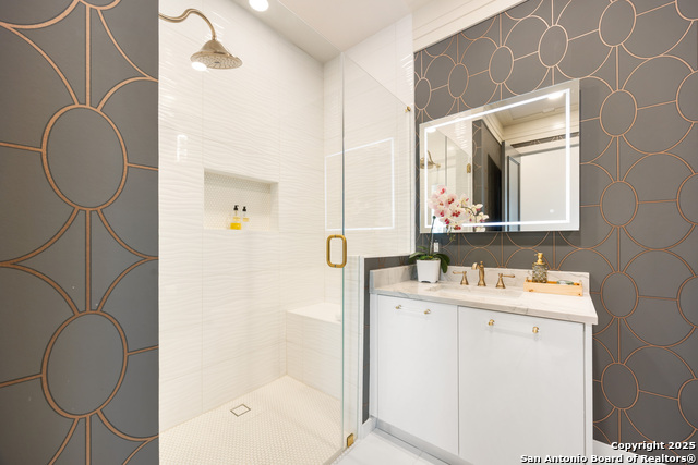 Image 40 of 47 For 123 Lexington Avenue  1305