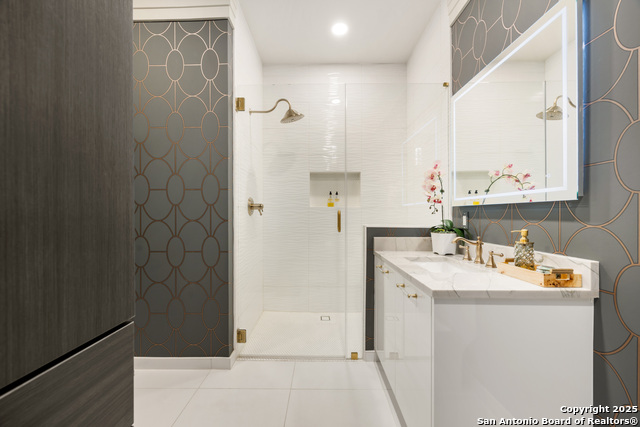 Image 41 of 47 For 123 Lexington Avenue  1305