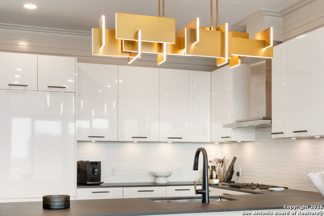 Image 9 of 47 For 123 Lexington Avenue  1305