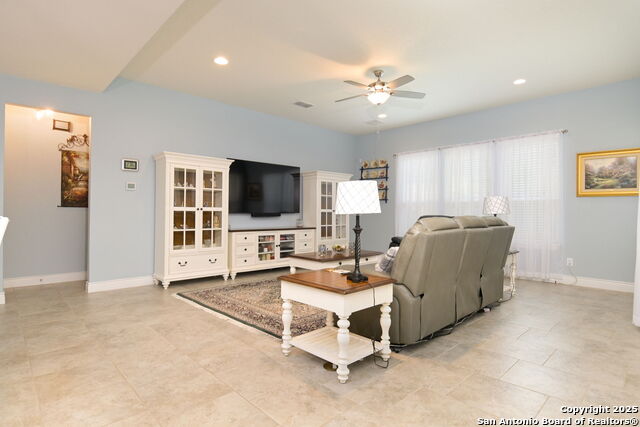 Image 7 of 44 For 12829 Sandy White