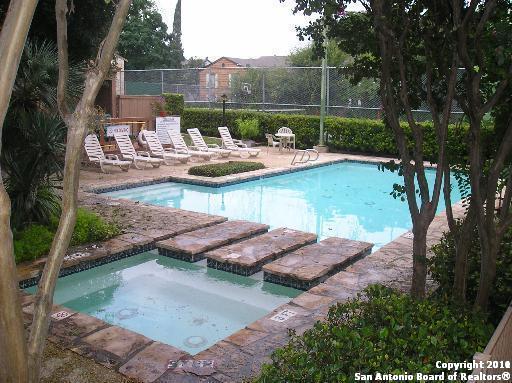Listing photo id 11 for 3843 Barrington Dr 262