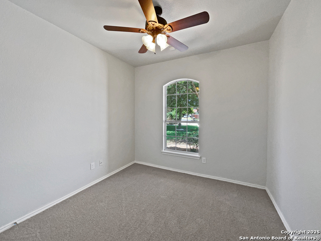 Listing photo id 8 for 8102 Grissom