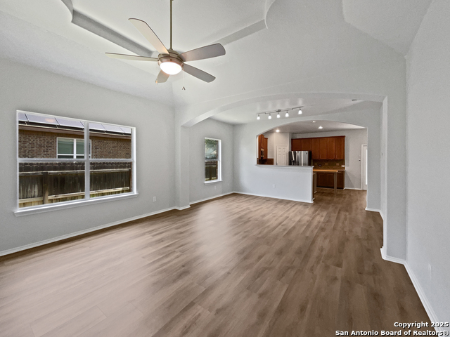 Listing photo id 12 for 8102 Grissom