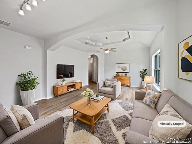 Listing photo id 0 for 8102 Grissom