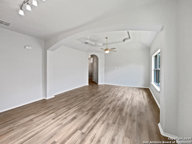 Listing photo id 1 for 8102 Grissom