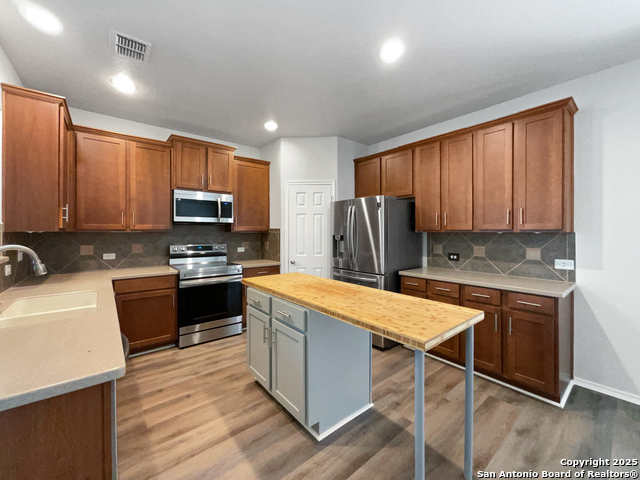 Listing photo id 4 for 8102 Grissom