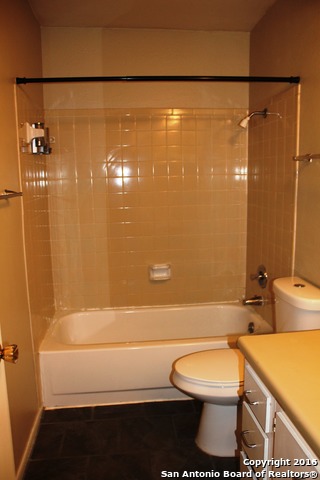 Listing photo id 10 for 3843 Barrington St 219e