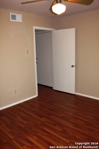 Listing photo id 16 for 3843 Barrington St 219e