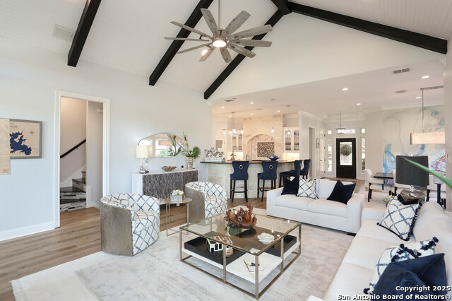 Listing photo id 11 for 2078 Connie Dr