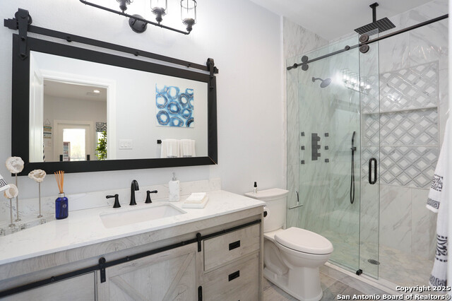 Listing photo id 23 for 2078 Connie Dr