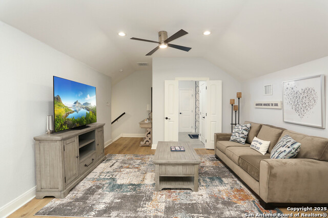 Listing photo id 27 for 2078 Connie Dr
