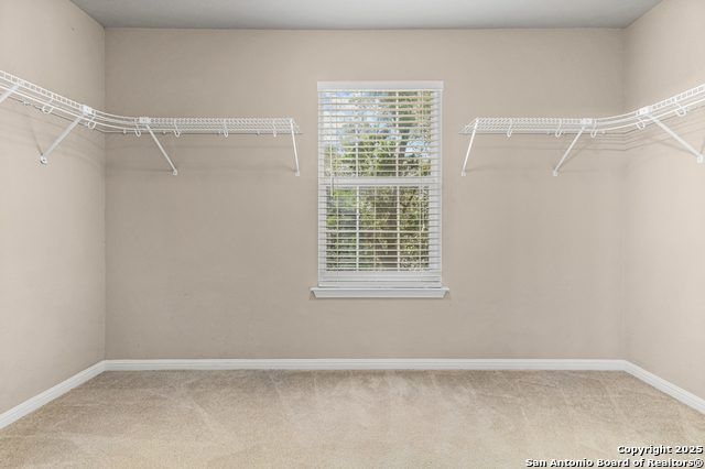 Listing photo id 17 for 8410 Braun Path