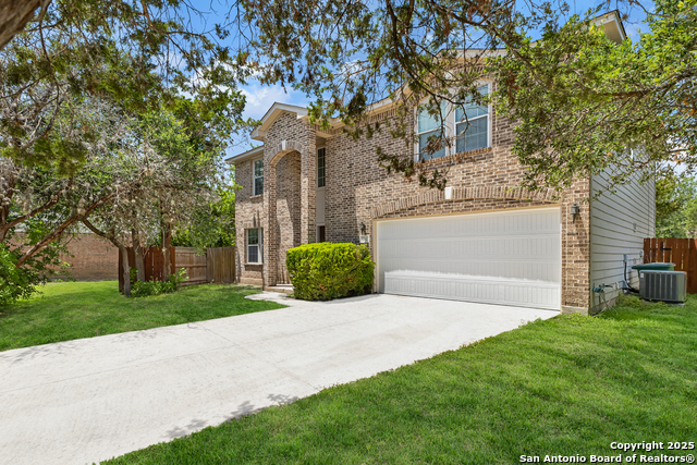 Listing photo id 0 for 8410 Braun Path