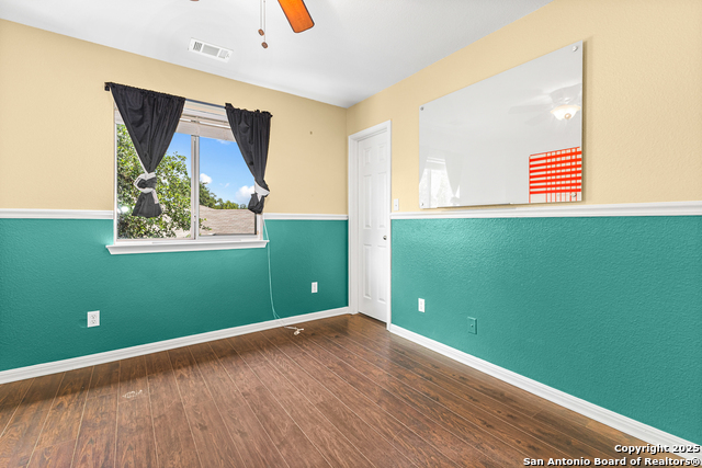 Listing photo id 19 for 8410 Braun Path