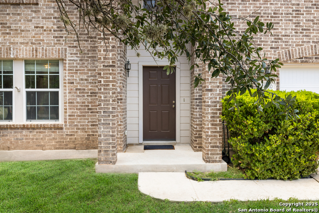 Listing photo id 1 for 8410 Braun Path