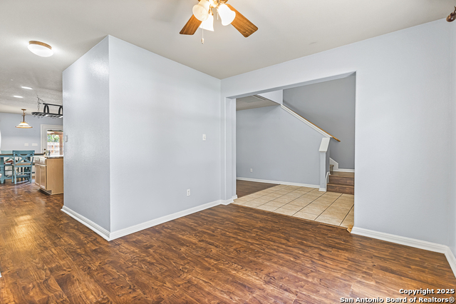 Listing photo id 4 for 8410 Braun Path